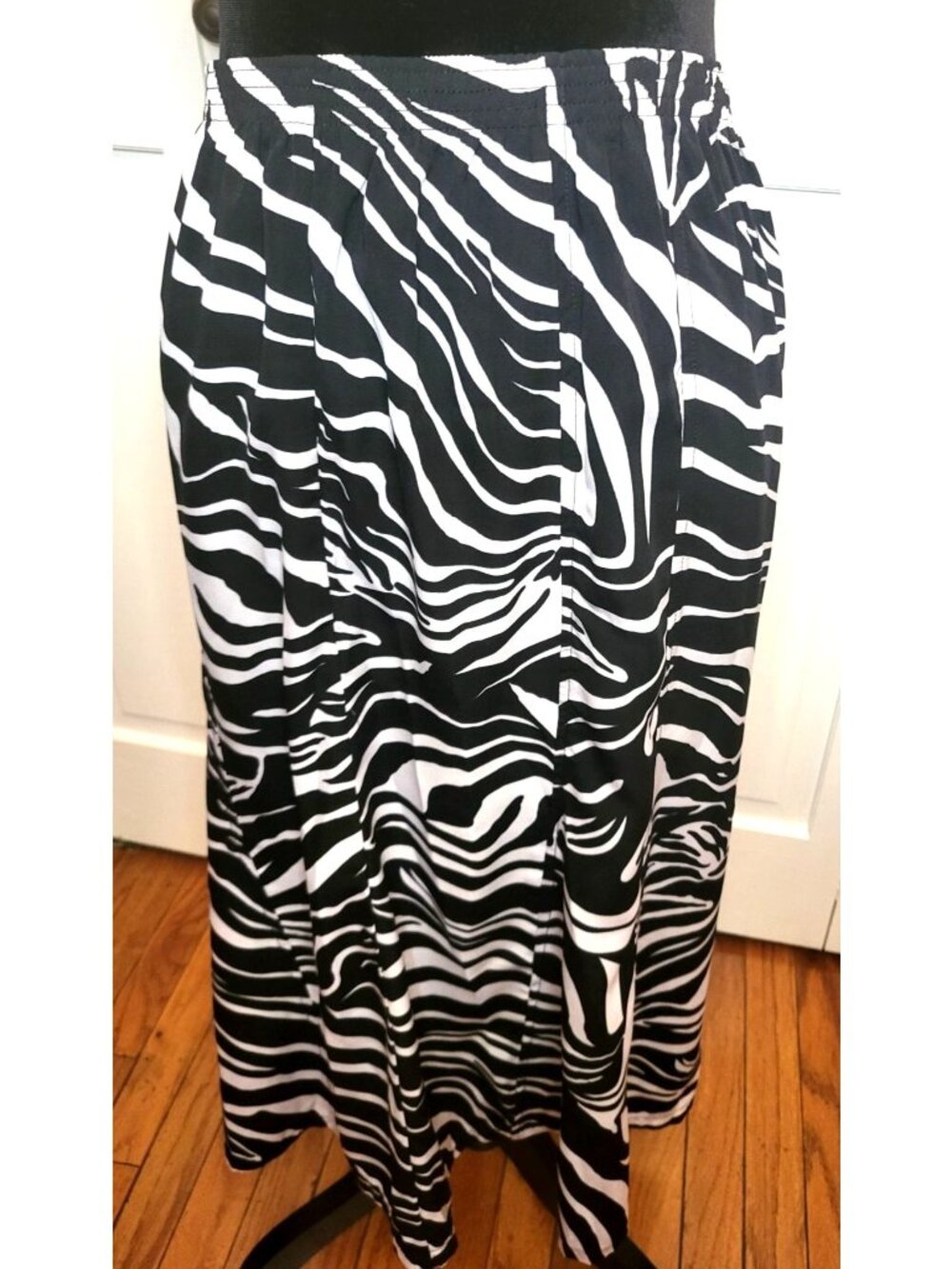 Southern Lady 14  Black White Zebra Stripe A Line Midi Skirt Boho Indie Y2k 00s